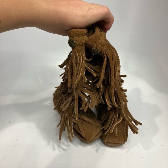 Minnetonka 3 layer fringe boots brown suede size 4 youth - Picture 5 of 8